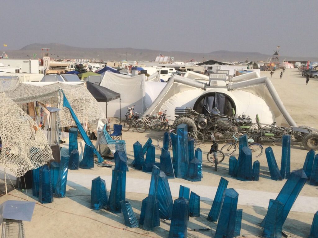 The inflatable emergency shelter called Dhome fits right in the harsh artistic environment of the burning man.
